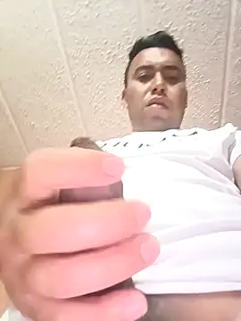 Snapshot of Diego_leon27 chatting on January 12, 2025, 2:45 am Diego leon27 online show from January 12, 2025, 2:45 am