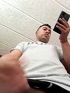 Snapshot of Diego_leon27 chatting on February 11, 2025, 1:51 pm Diego leon27 online show from February 11, 2025, 1:51 pm