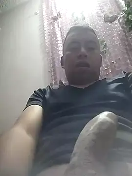 Snapshot of Diego_leon27 chatting on March 21, 2025, 3:44 am Diego leon27 online show from March 21, 2025, 3:44 am