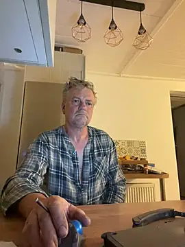 Snapshot of RealFuckHunter chatting on December 19, 2024, 7:07 am RealFuckHunter online show from December 19, 2024, 7:07 am