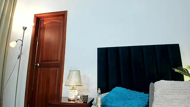 Nina Cavaali online show from December 19, 2024, 9:28 pm