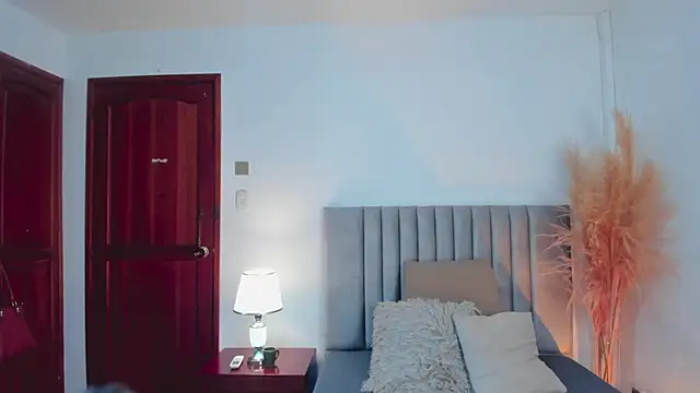 Nina Cavaali online show from December 28, 2024, 12:04 am