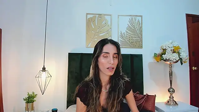 Nina Cavaali online show from January 23, 2025, 6:14 pm