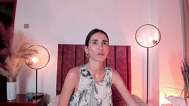 Nina Cavaali online show from February 13, 2025, 6:05 pm