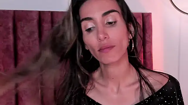 Nina Cavaali online show from March 10, 2025, 8:45 pm