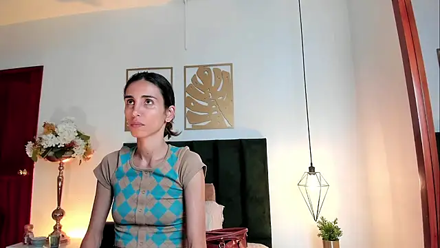 Nina Cavaali online show from March 12, 2025, 2:56 pm