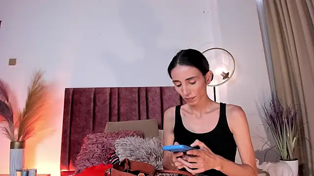 Nina Cavaali online show from March 21, 2025, 6:18 pm