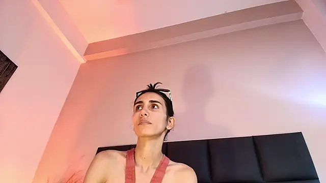 Nina Cavaali online show from September 15, 2025, 6:30 pm