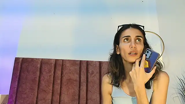 Nina Cavaali online show from September 27, 2025, 6:24 pm