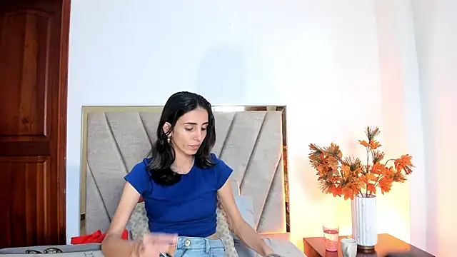 Nina Cavaali online show from October 14, 2025, 6:31 pm