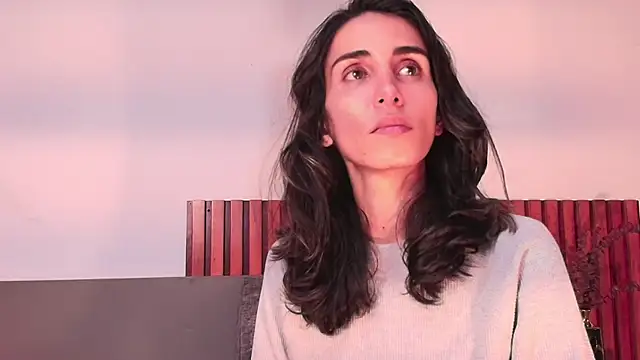 Nina Cavaali online show from October 30, 2025, 6:19 pm