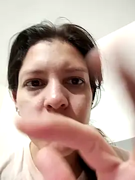 Mia Hampton online show from March 7, 2025, 12:56 pm