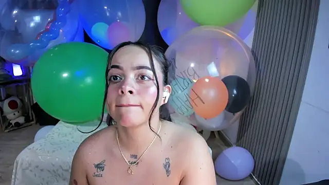 Cuttiealice online show from January 24, 2025, 11:34 pm