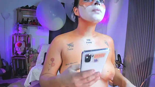 Cuttiealice online show from February 12, 2025, 3:38 pm