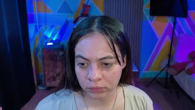 Cuttiealice online show from October 14, 2025, 1:12 pm