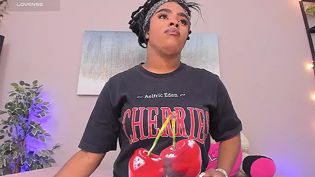 Briana Wells  online show from February 25, 2026, 12:59 pm