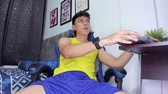 The skinnyguys online show from December 14, 2025, 10:25 pm