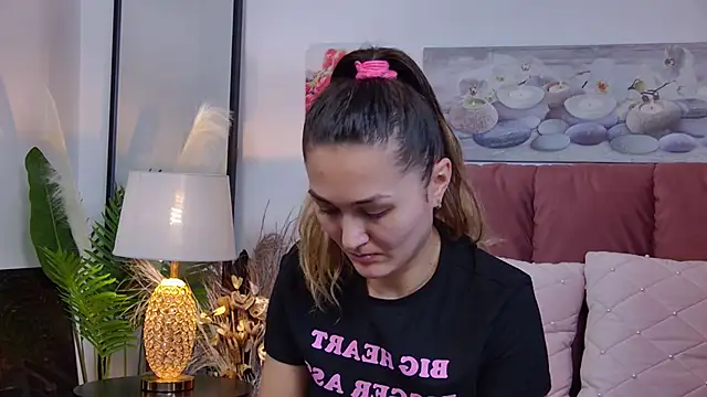 Snapshot of NicolLopeze chatting on December 19, 2024, 12:12 pm NicolLopeze online show from December 19, 2024, 12:12 pm