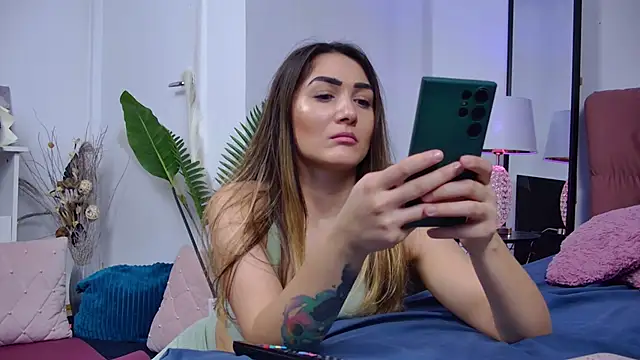 Snapshot of NicolLopeze chatting on February 23, 2025, 7:07 pm NicolLopeze online show from February 23, 2025, 7:07 pm