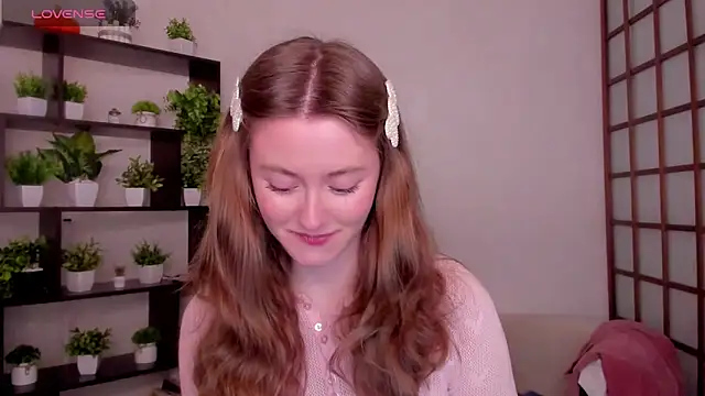 KateCuddle online show from April 6, 2026, 2:53 am