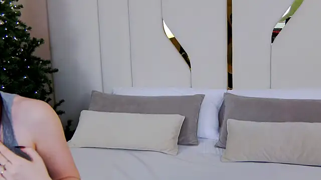 Betty Bridge online show from January 12, 2026, 6:07 am