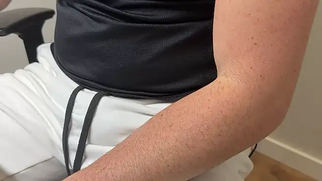 rickyi2023 online show from April 22, 2026, 4:19 pm