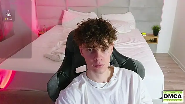 cute thomas online show from February 4, 2025, 6:17 pm