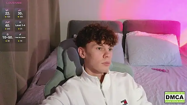 cute thomas online show from February 19, 2026, 3:52 pm