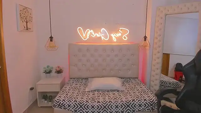 xiomara  cortes online show from January 31, 2025, 1:22 am