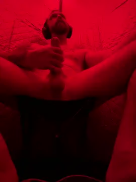 8inchHOLEpunch online show from December 15, 2024, 4:51 am