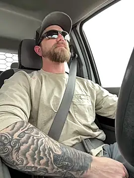 8inchHOLEpunch online show from March 17, 2025, 6:21 pm