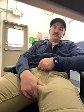 8inchHOLEpunch online show from October 12, 2025, 11:04 pm