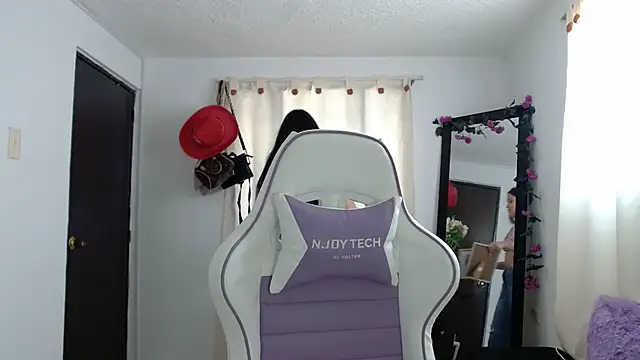 Snapshot of InocentHeaven1 chatting on December 7, 2024, 1:07 pm InocentHeaven1 online show from December 7, 2024, 1:07 pm