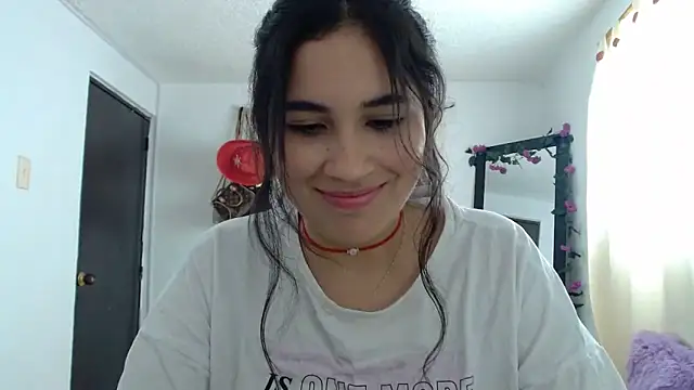 Snapshot of InocentHeaven1 chatting on December 10, 2024, 3:44 pm InocentHeaven1 online show from December 10, 2024, 3:44 pm