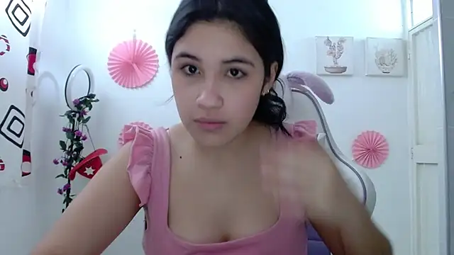 Snapshot of InocentHeaven1 chatting on October 27, 2025, 1:04 pm InocentHeaven1 online show from October 27, 2025, 1:04 pm