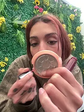 LiaVillalobos online show from April 25, 2026, 2:47 pm