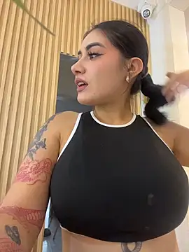 clarachanelricek online show from February 2, 2026, 8:07 pm