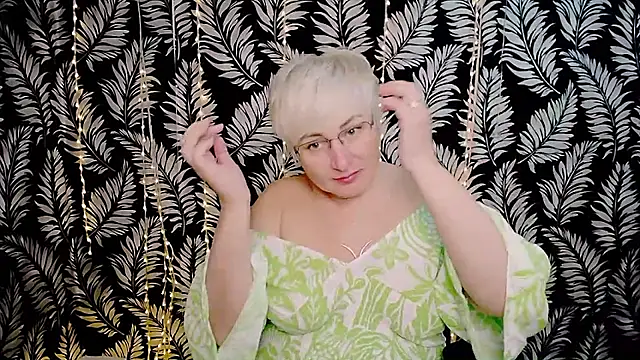 Olivia playful online show from April 20, 2026, 10:40 am