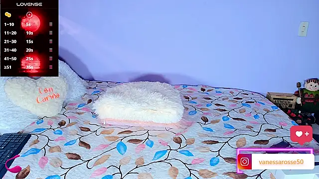 Julieth Rossi online show from September 17, 2025, 10:11 pm