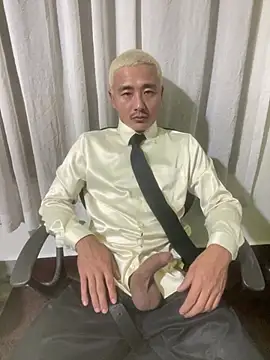 Satinshirt1992 online show from March 10, 2026, 4:12 pm