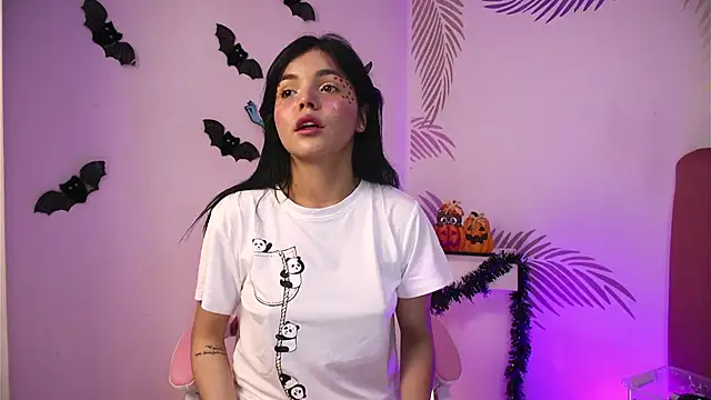 dianebleu online show from October 28, 2025, 4:16 am