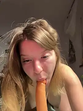 kimczii online show from February 16, 2026, 7:26 am