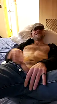 Snapshot of eddouxxx78 chatting on December 18, 2024, 5:21 pm eddouxxx78 online show from December 18, 2024, 5:21 pm