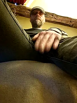 Snapshot of eddouxxx78 chatting on March 2, 2025, 10:45 am eddouxxx78 online show from March 2, 2025, 10:45 am