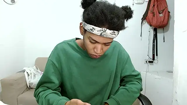 angelamarie1 online show from November 30, 2025, 8:29 am