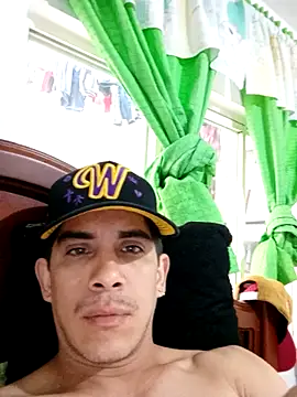 LarryCapija online show from October 17, 2025, 4:09 pm