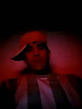 LarryCapija online show from November 4, 2025, 4:11 am