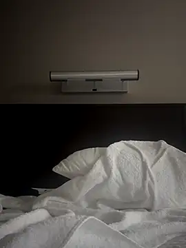 versetopcouple online show from December 17, 2025, 12:27 am