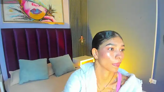 LauraAristizabal online show from April 24, 2026, 12:18 pm