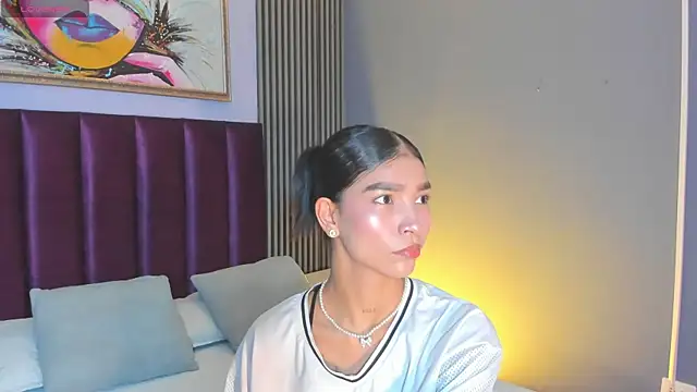 Snapshot of LauraAristizabal chatting on May 21, 2026, 11:50 am LauraAristizabal online show from May 21, 2026, 11:50 am